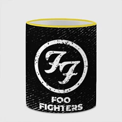 Кружка 3D Foo Fighters с потертостями на темном фоне, цвет: 3D-желтый кант — фото 2