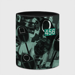 Кружка 3D Номер 456 на фоне масок игры в кальмара, цвет: 3D-белый + черный — фото 2