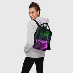 Рюкзак женский Фиолетовые и зеленые неоновые плиты в разломе, цвет: 3D-принт — фото 2