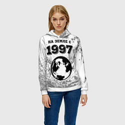 Толстовка-худи женская На Земле с 1997: краска на светлом, цвет: 3D-белый — фото 2