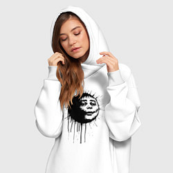 Женское худи-платье Страшное лицо-смайл в стиле граффити, цвет: белый — фото 2