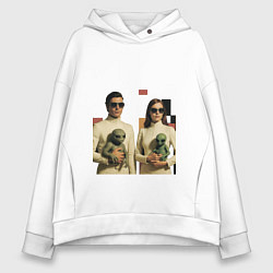 Толстовка оверсайз женская Мужчина и девушка держат инопланетян поп-арт ретро, цвет: белый