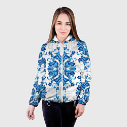 Куртка с капюшоном женская Гжель синие цветы, цвет: 3D-белый — фото 2