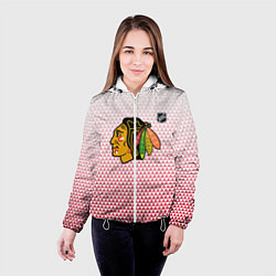 Куртка с капюшоном женская Чикаго Блэкхокс - красные треугольники с градиенто, цвет: 3D-белый — фото 2
