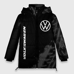 Женская зимняя куртка Volkswagen speed на темном фоне со следами шин: на