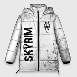 Женская зимняя куртка Skyrim glitch на светлом фоне: надпись, символ