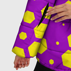 Куртка зимняя женская Желтые соты на фиолетовом фоне, цвет: 3D-светло-серый — фото 2