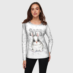 Лонгслив женский Белый кролик и снежинки 2023, цвет: 3D-принт — фото 2