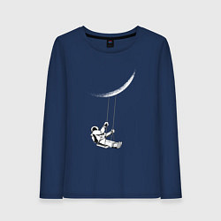 Лонгслив хлопковый женский Астронавт Луна на качелях, цвет: тёмно-синий