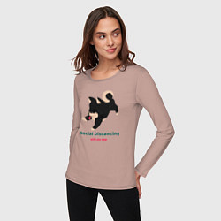 Лонгслив хлопковый женский Дистанция с собакой, цвет: пыльно-розовый — фото 2