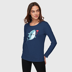 Лонгслив хлопковый женский Акула с сердечками, цвет: тёмно-синий — фото 2