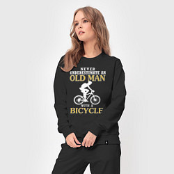 Костюм хлопковый женский Никогда не недооценивайте старика с велосипедом, цвет: черный — фото 2