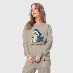 Костюм хлопковый женский Грустный котёнок в костюме акулы, цвет: миндальный — фото 2