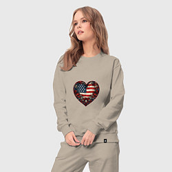 Костюм хлопковый женский Сердце с цветами флаг США, цвет: миндальный — фото 2