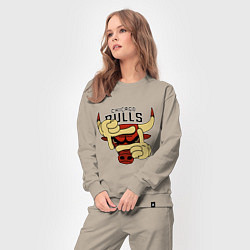 Костюм хлопковый женский Bulls logo with hands, цвет: миндальный — фото 2