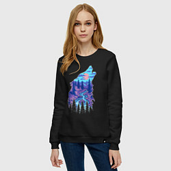 Свитшот хлопковый женский Красочный пейзаж на волчьей голове, цвет: черный — фото 2