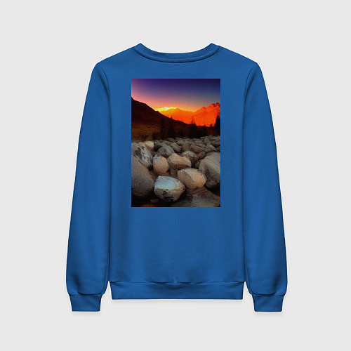 Женский свитшот Горный пейзаж в закате солнца, каменная река / Синий – фото 2