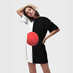 Футболка женская длинная Красный шар на черно-белом фоне с объемным эффекто, цвет: 3D-принт — фото 2