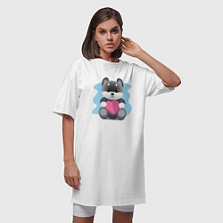 Футболка женская-платье Забавный мишка с сердечком, цвет: белый — фото 2