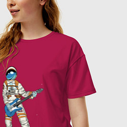 Футболка оверсайз женская Астронавт гетарист, цвет: маджента — фото 2