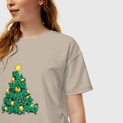 Футболка оверсайз женская Christmas Tree Made Of Green Cats, цвет: миндальный — фото 2