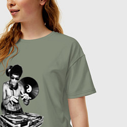 Футболка оверсайз женская Bruce Lee - Vinyl Dj, цвет: авокадо — фото 2