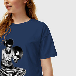 Футболка оверсайз женская Bruce Lee - Vinyl Dj, цвет: тёмно-синий — фото 2
