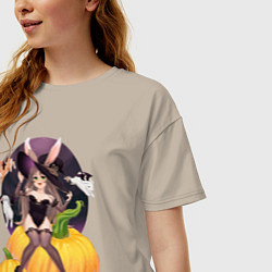 Футболка оверсайз женская Ведьма-фурри в чёрном нижнем белье - Halloween, цвет: миндальный — фото 2