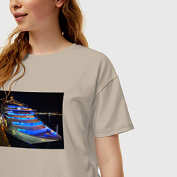 Футболка оверсайз женская Яхта в ночном порту, цвет: миндальный — фото 2