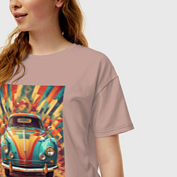 Футболка оверсайз женская Ретро машина в ярких цветах, цвет: пыльно-розовый — фото 2