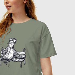 Футболка оверсайз женская Голубь ест батон, цвет: авокадо — фото 2