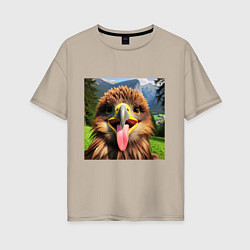 Футболка оверсайз женская Забавный орел с высунутым языком в горах, цвет: миндальный