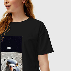 Футболка оверсайз женская Голубь на луне делает селфи, цвет: черный — фото 2