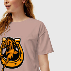 Футболка оверсайз женская Лошадь и подкова, цвет: пыльно-розовый — фото 2