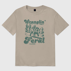 Футболка оверсайз женская Управляю дикими детьми - енот на динозавре, цвет: миндальный