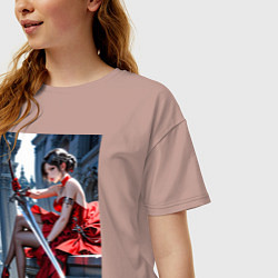 Футболка оверсайз женская Девушка в красном платье с мечем, цвет: пыльно-розовый — фото 2