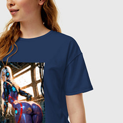 Футболка оверсайз женская Девушка с оружием в киберпанк стиле, цвет: тёмно-синий — фото 2