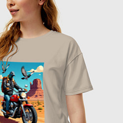 Футболка оверсайз женская Голубь байкер, цвет: миндальный — фото 2