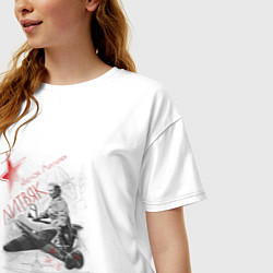 Футболка оверсайз женская Белая Лилия Литвяк лётчица, цвет: белый — фото 2