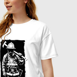 Футболка оверсайз женская Пожарный с топором, цвет: белый — фото 2