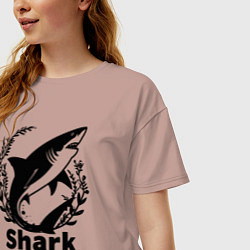 Футболка оверсайз женская Акула в водрослях, цвет: пыльно-розовый — фото 2