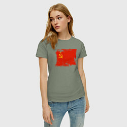Футболка хлопковая женская Рваный флаг СССР, цвет: авокадо — фото 2