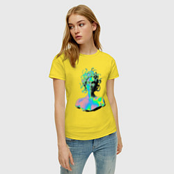Футболка хлопковая женская Gorgon Medusa Vaporwave Neon, цвет: желтый — фото 2