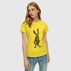 Футболка хлопковая женская Кролик - драное ухо с часами на животе Rabbit - a, цвет: желтый — фото 2