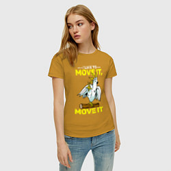 Футболка хлопковая женская Я люблю двигать телом попугай, цвет: горчичный — фото 2