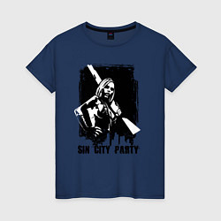 Футболка хлопковая женская Девушка с ружьём на фоне города, цвет: тёмно-синий