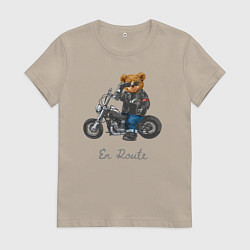 Футболка хлопковая женская Крутой мотоциклист медведь, цвет: миндальный