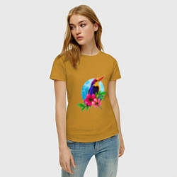 Футболка хлопковая женская Тропическая птица в цветах, цвет: горчичный — фото 2