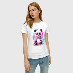 Футболка хлопковая женская Милая панда в розовых очках и бантике, цвет: белый — фото 2