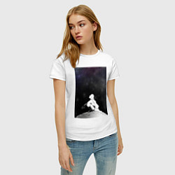 Футболка хлопковая женская Ванпанчмен Сайтама на луне, цвет: белый — фото 2